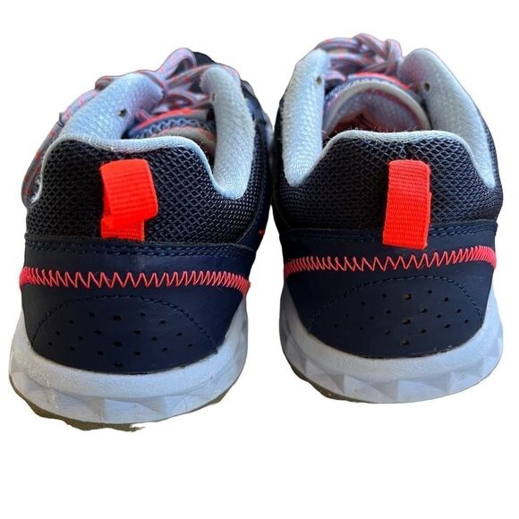 NIKE WOMENS SIZE 9.5 WILD TRAIL
ATHLETIC SHOES - Picture 3 of 7